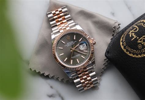 rolex datejust setting date.